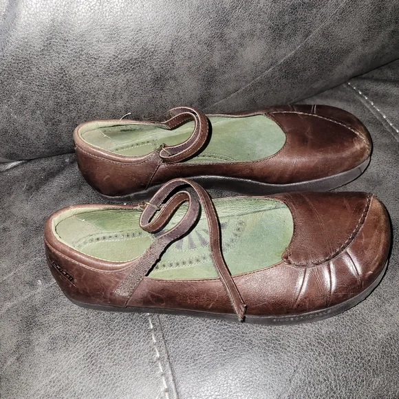 Ladies Earth leather Mary Jane's size 9.5 - Picture 8 of 9